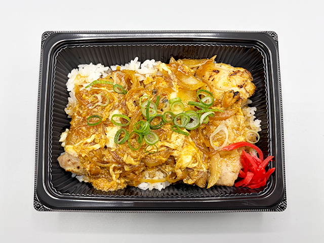 親子丼　700円（税込）