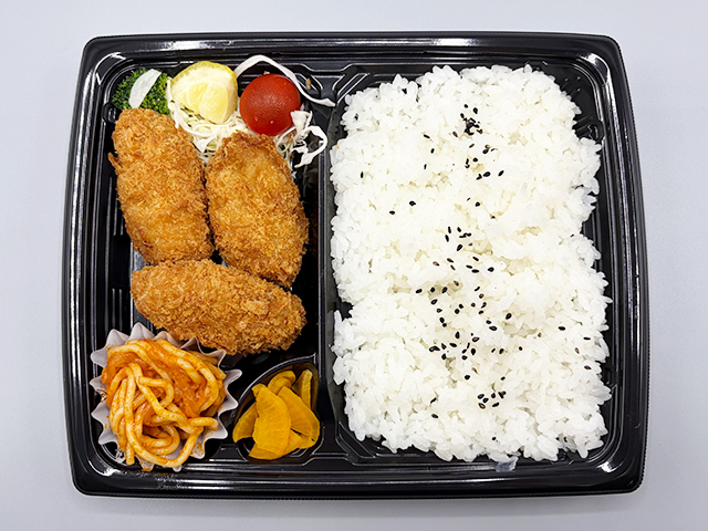 かきフライ弁当　700円（税込）